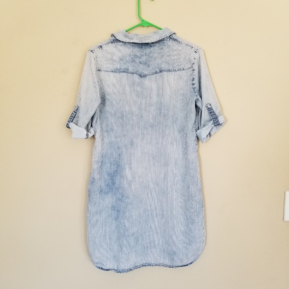 Kut From The Kloth Chambray Casual Shirtdress - Picture 4 of 9